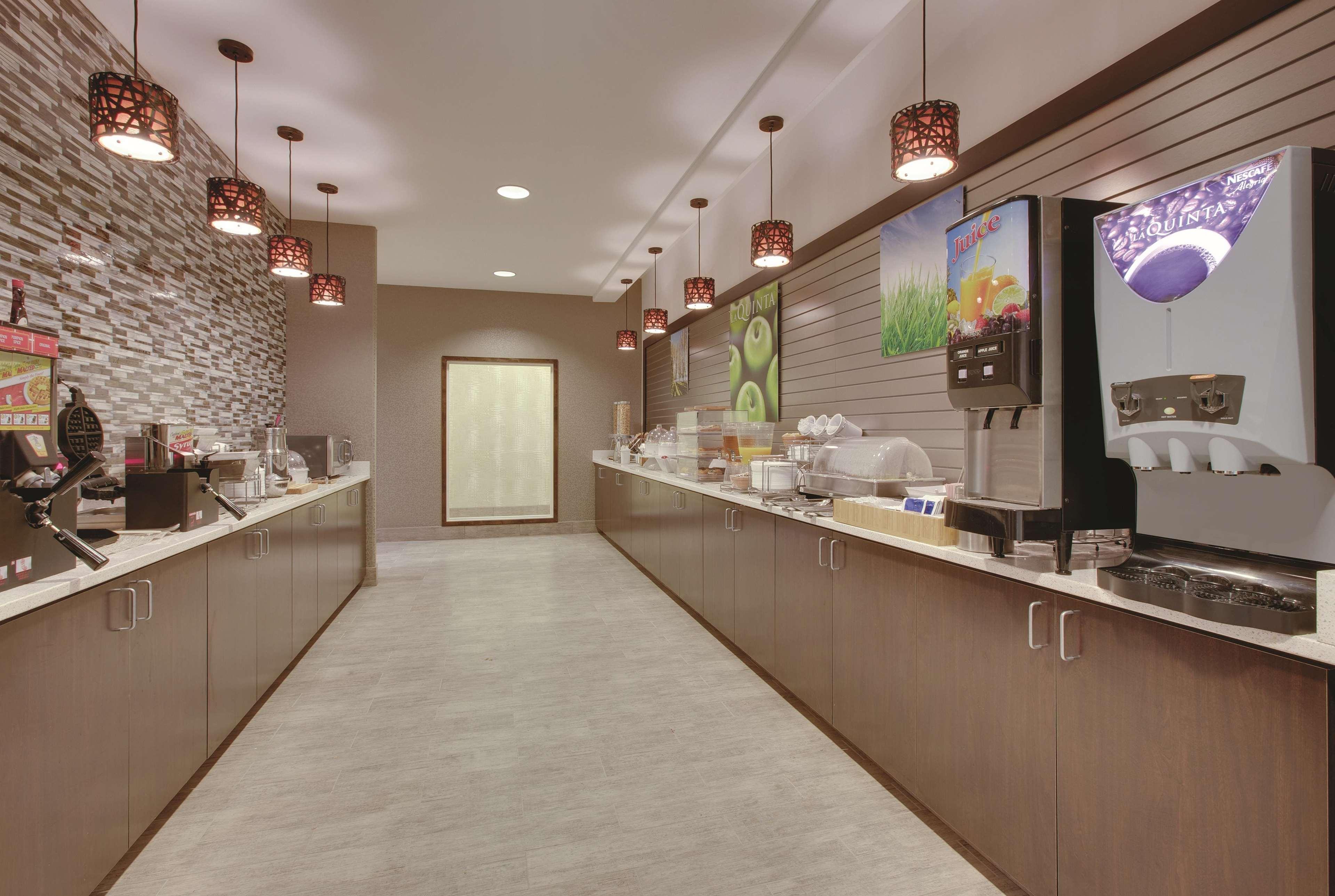 La Quinta By Wyndham Andrews Hotel Bagian luar foto