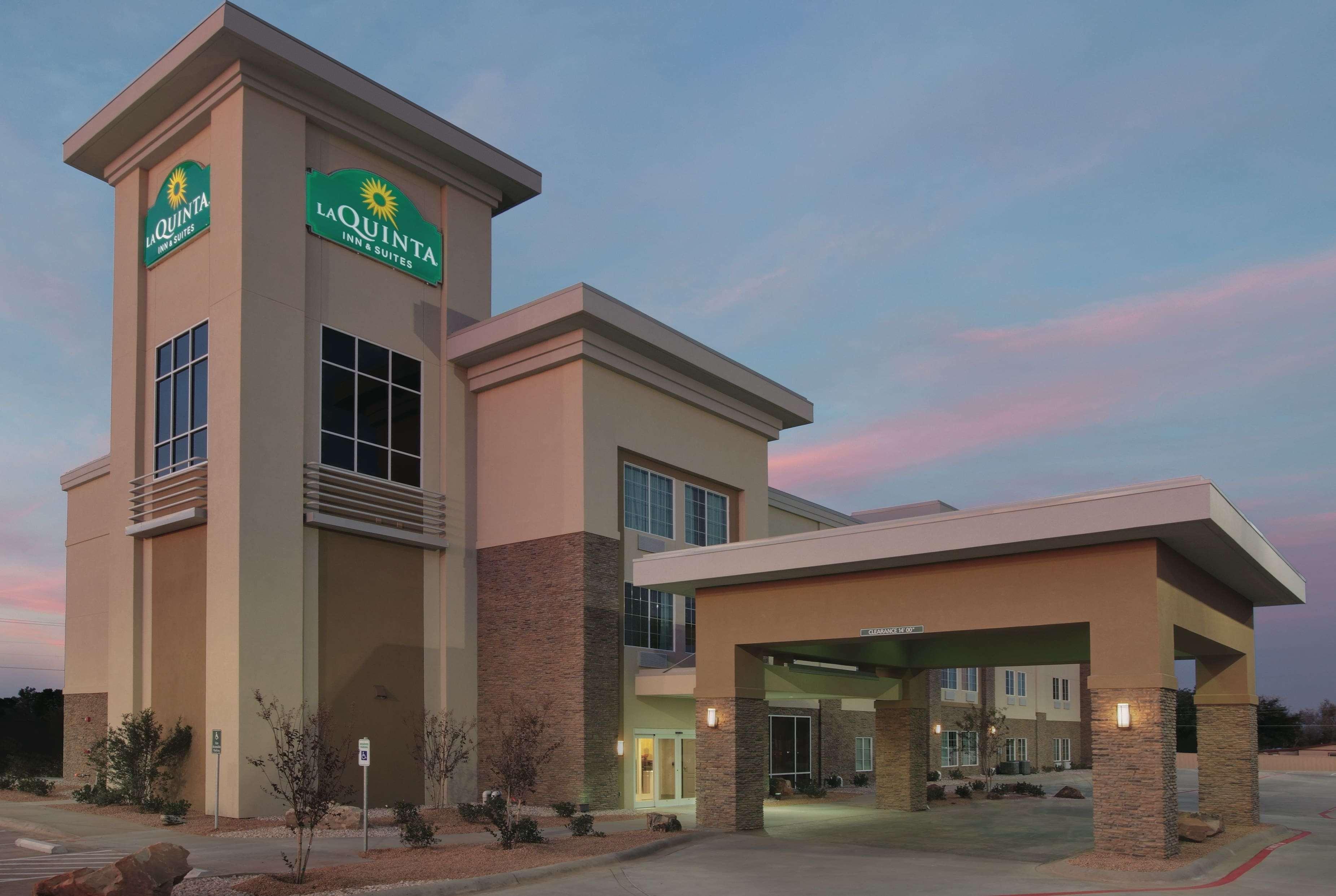 La Quinta By Wyndham Andrews Hotel Bagian luar foto
